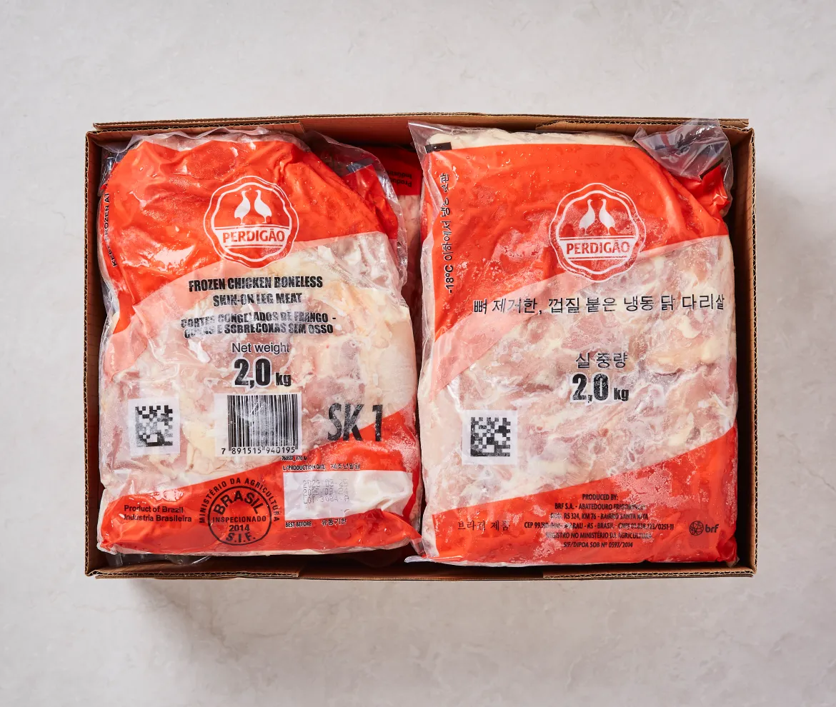 차별화상회 페르디가오 냉동 닭정육 12kg(2kg x 6팩) 박스 패키지와 뼈를 제거하고 껍질을 살린 부드러운 순살 닭다리살 메인 이미지