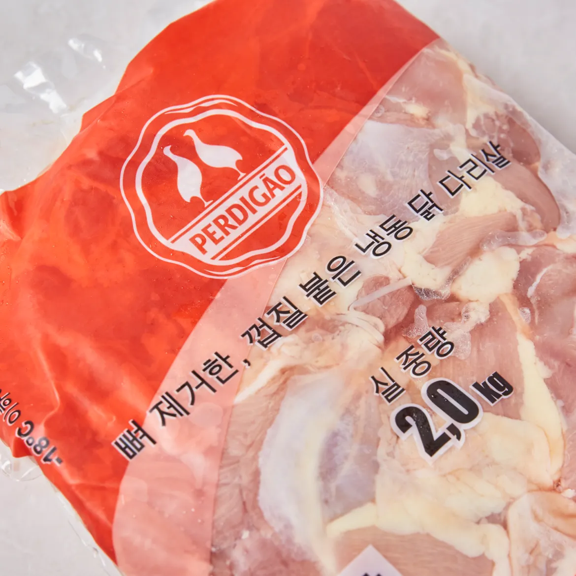 뼈 제거한 껍질 붙은 냉동 닭 다리살 실중량 2.0kg 페르디가오 투명 패키지 상세 이미지